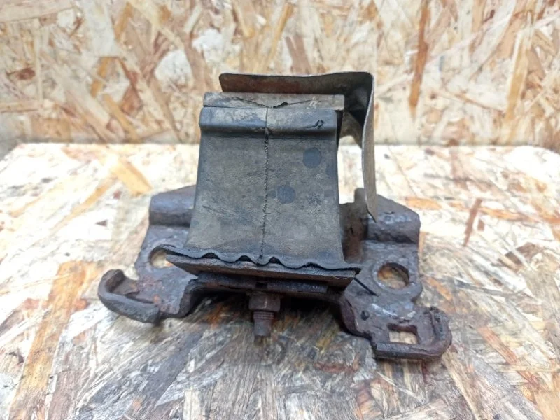 Подушка двигателя Nissan Pathfinder 2005-2014 R51