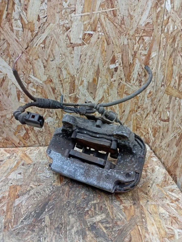 Суппорт тормозной Audi Q7 2005-2015 4L