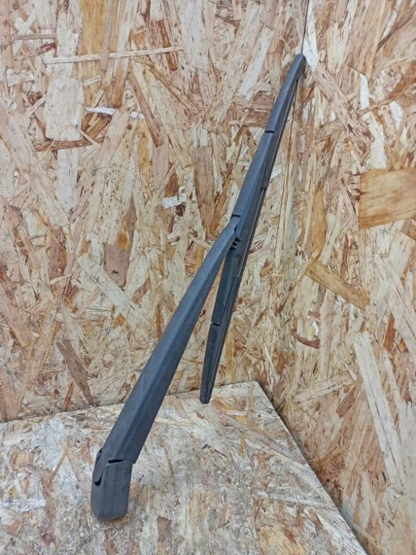 Поводок стеклоочистителя Mazda 3 2009-2013 BL