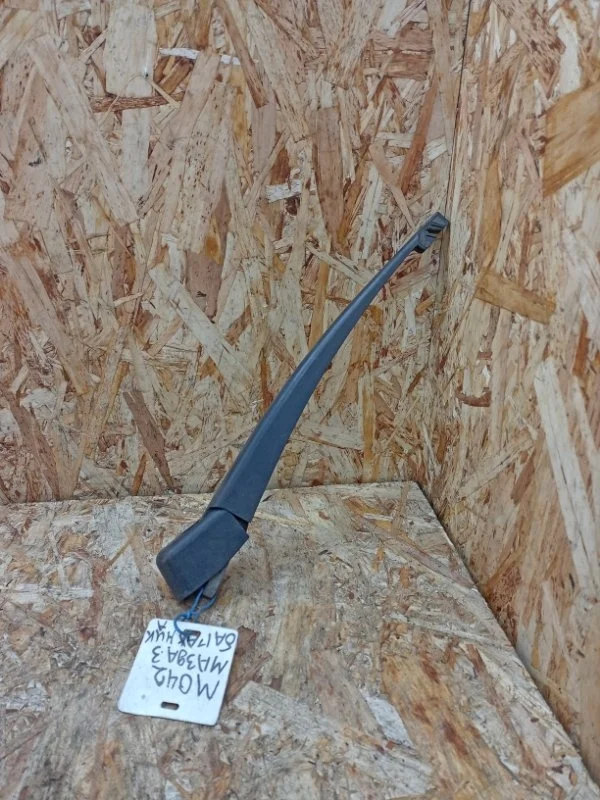 Поводок стеклоочистителя Mazda 3 2002-2009 BK