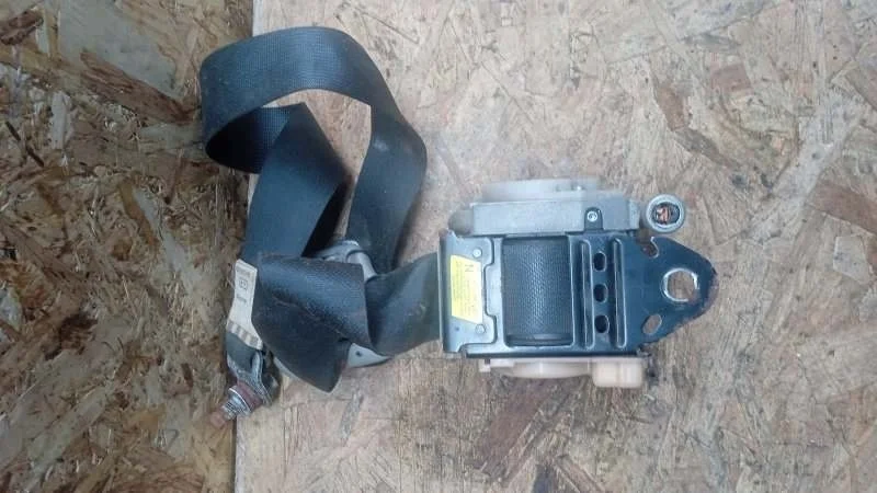 Ремень безопасности пиропатроном Mitsubishi Lancer 9 2003-2008