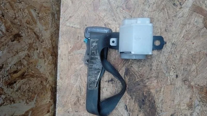 Ремень безопасности Mitsubishi Lancer 9 2003-2008