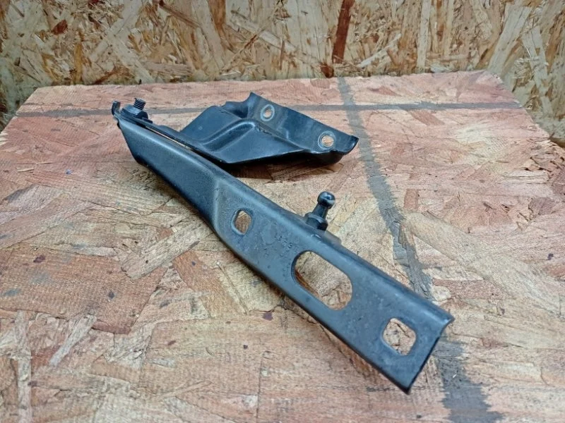 Петля капота Audi Q5 2008-2017 8R