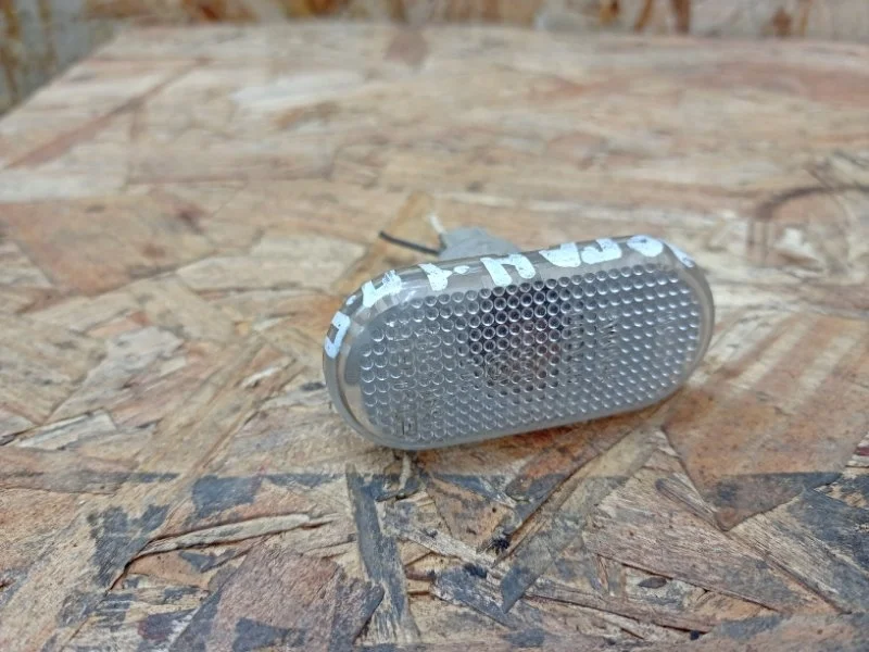 Повторитель поворота Renault Logan