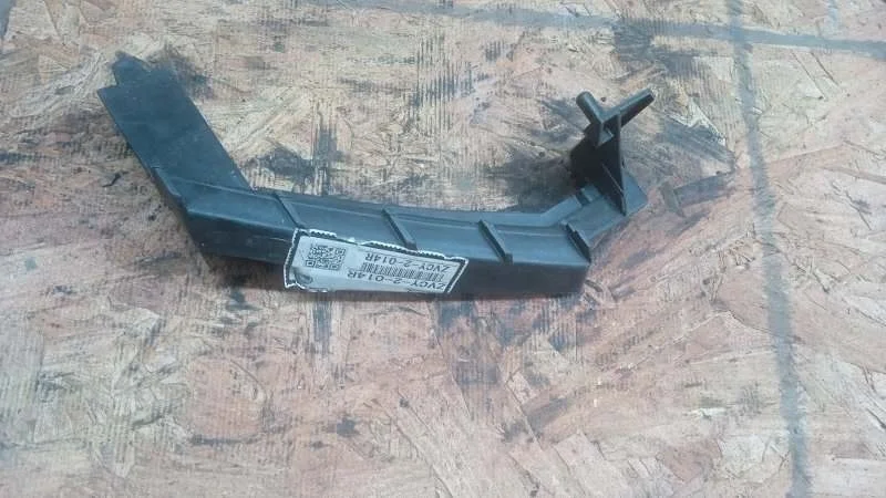 Кронштейн фары Mazda 6 2007-2012 GH