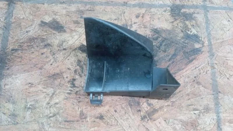 Дефлектор радиатора Mazda 3 2002-2009 BK