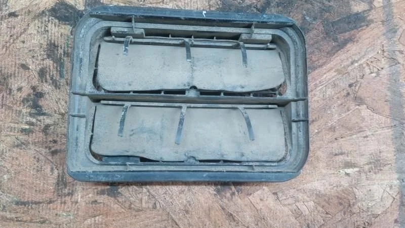 Решетка вентиляционная Renault Megane 2 2003-2009