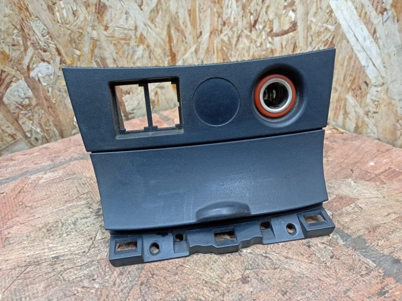 Пепельница передняя Mazda 3 BK