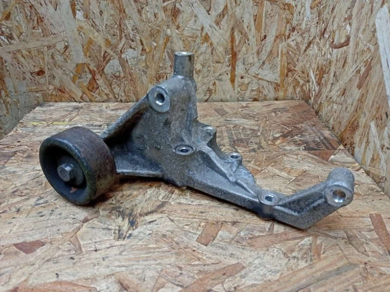 Кронштейн генератора Kia Sorento 2003-2009 (JC)