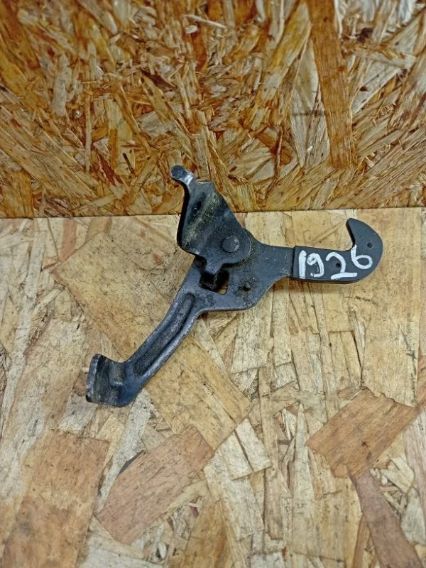 Крючок капота Kia Sorento 2009-2020 XM