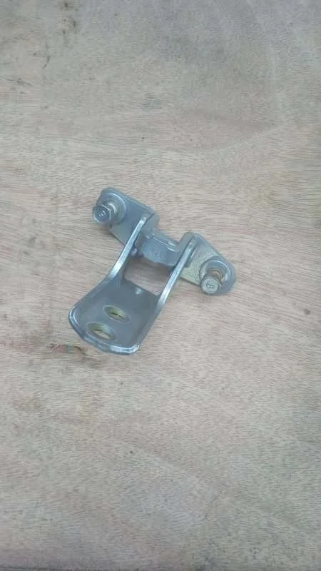 Петля двери Mitsubishi Lancer 9 2003-2008