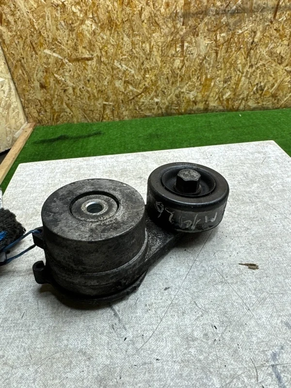 Натяжитель ремня Kia Sorento 2009-2020 XM