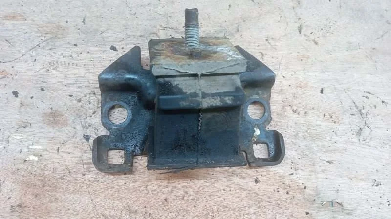 Опора двигателя Nissan Navara 2005-2015 (D40)