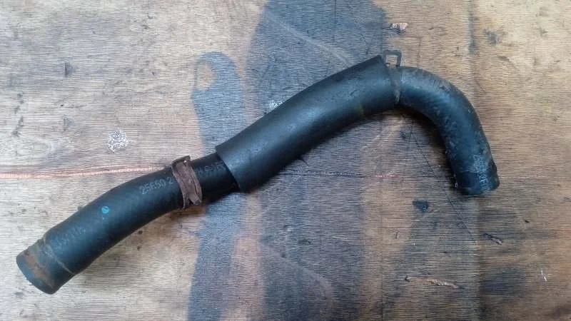 Патрубок масляного радиатора Kia Sorento 2009-2020 XM