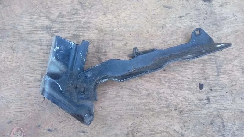 Петля капота Kia Sorento 2003-2009 (JC)