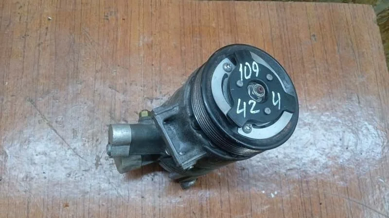 Компрессор кондиционера Volkswagen Polo