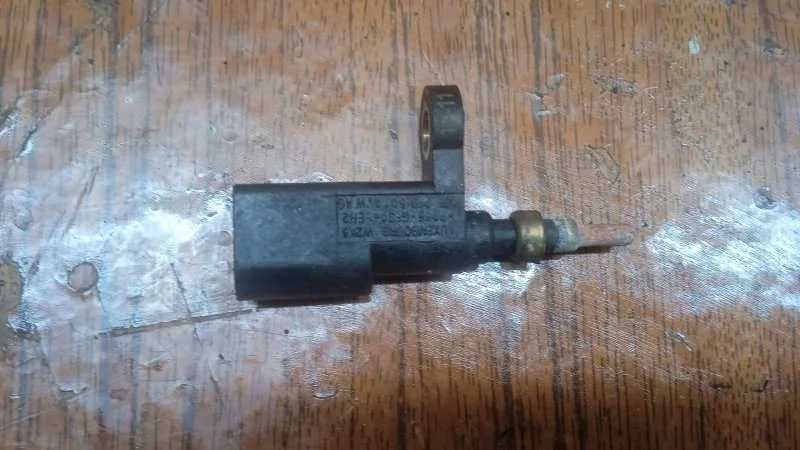 Датчик температуры охлаждающей жидкости Volkswagen Polo