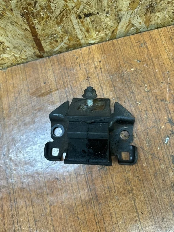 Опора двигателя Nissan Navara 2005-2015 D40