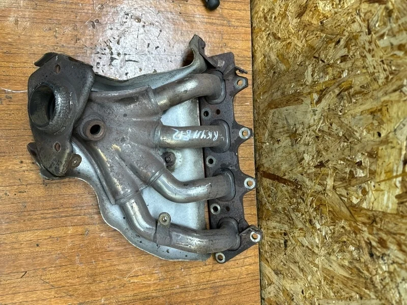 Коллектор выпускной Renault Megane 2 2003-2009