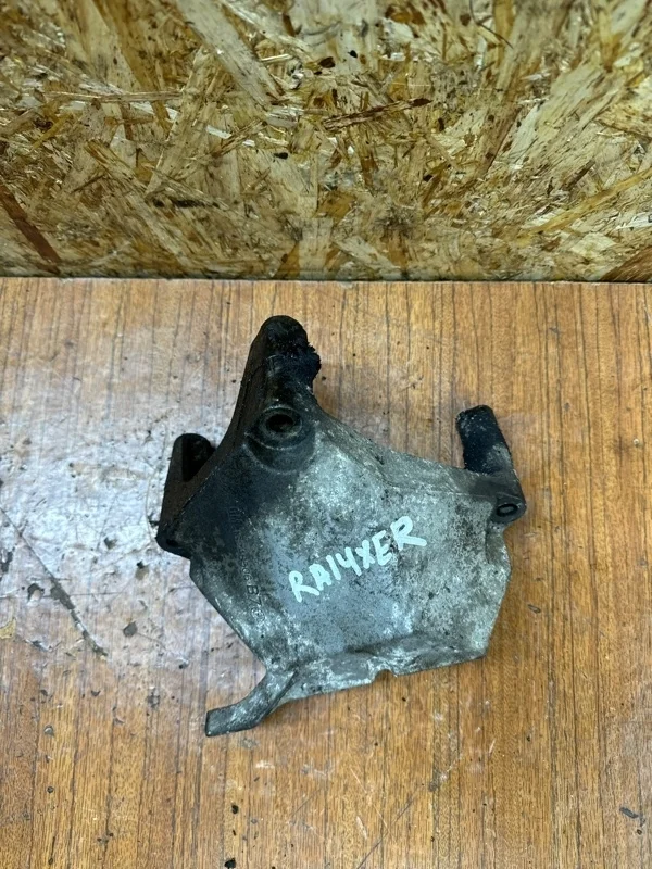 Кронштейн двигателя Opel Astra 2010-2017 J