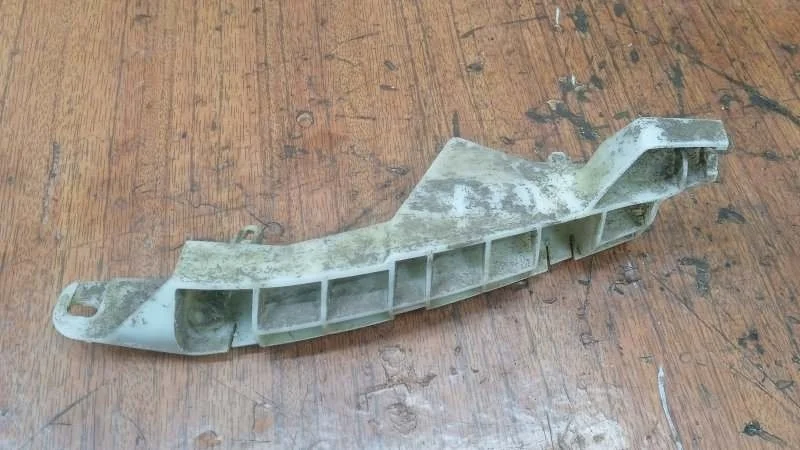 Кронштейн бампера Mitsubishi L200 2006-2016 (KB)