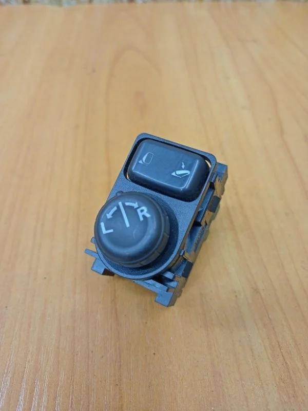 Блок управления зеркалами Nissan Qashqai 2006-2014 J10