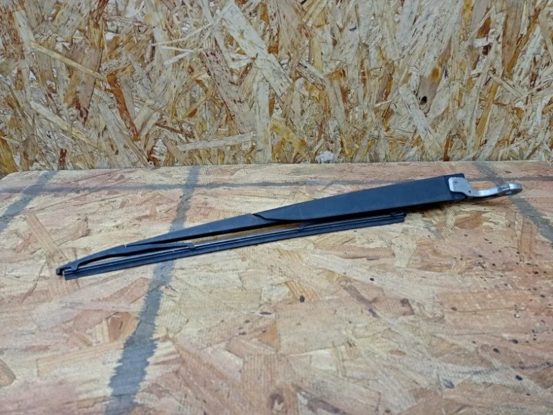 Поводок стеклоочистителя Ford Focus 2005-2008