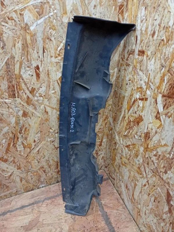 Кожух замка капота Ford Focus 2008-2011