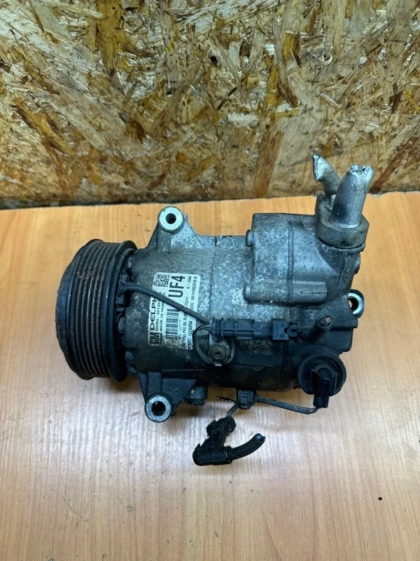 Компрессор кондиционера Opel Astra 2010-2017 J