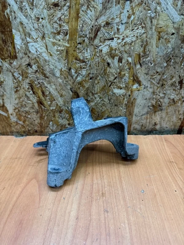 Кронштейн кпп Renault Megane 3 2009-2016