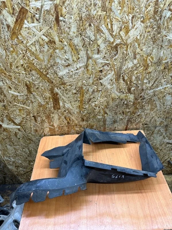 Воздуховод Audi Q7 2005-2015 4L