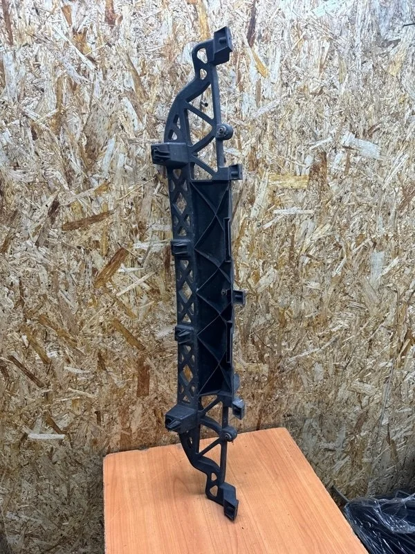 Кронштейн бампера Audi Q7 2005-2015 4L