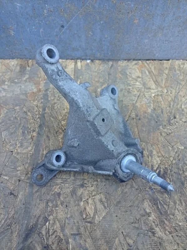 Кронштейн кпп Renault Duster 2010-2021