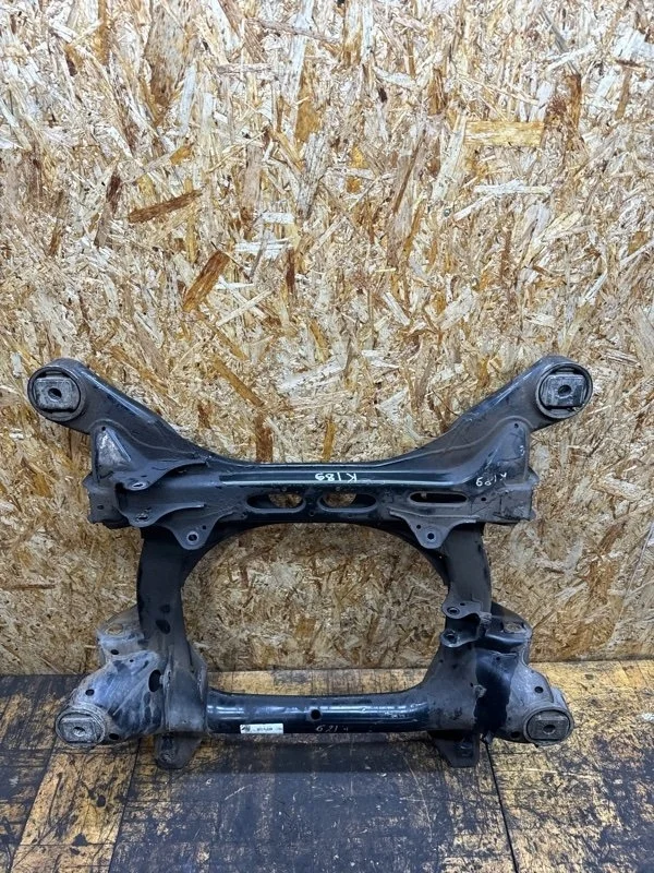 Балка подмоторная (подрамник) Audi Q7 2005-2015 4L