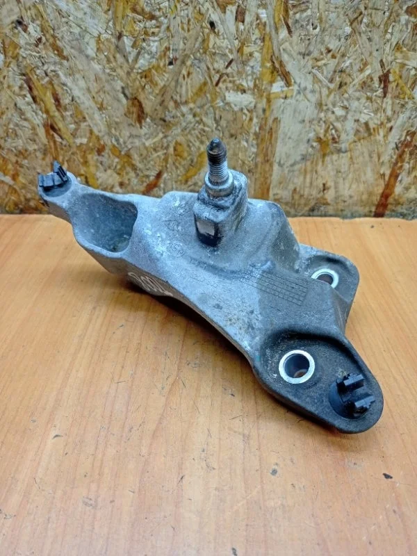 Кронштейн кпп Renault Duster 2010-2021