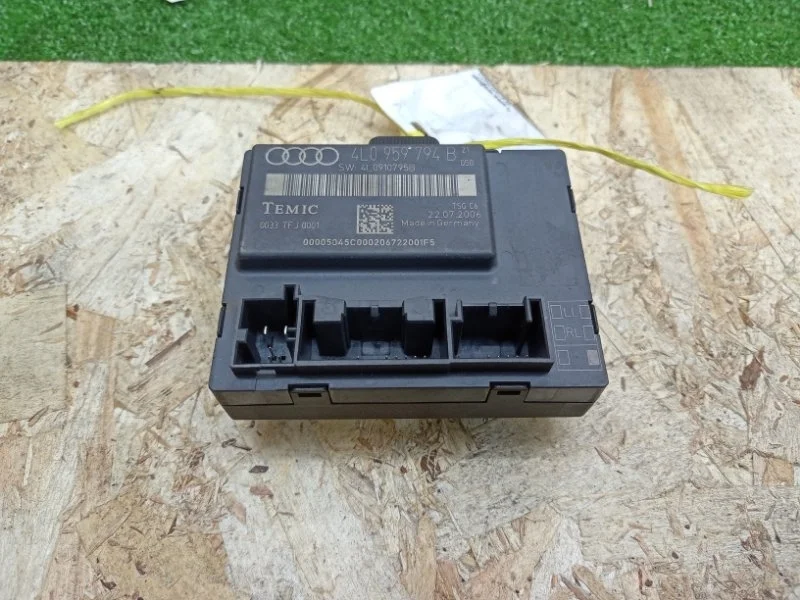 Блок комфорта двери Audi Q7 2005-2015 4L