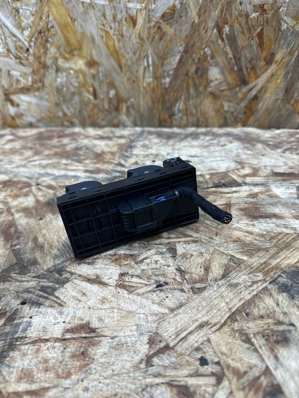 Блок управления стеклоподъемниками Audi Q7 2005-2015 4L