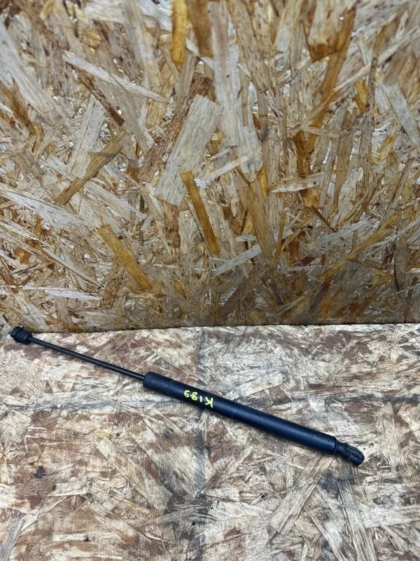 Амортизатор капота Audi Q7 2005-2015 4L