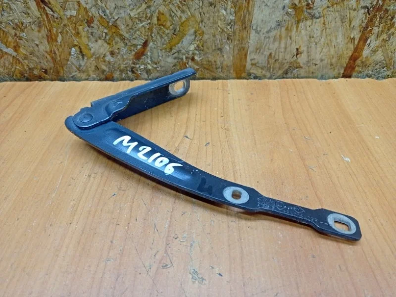 Петля капота Renault Duster 2010-2021