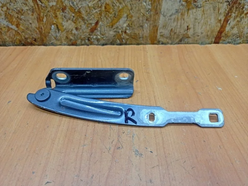 Петля капота Renault Duster 2010-2021
