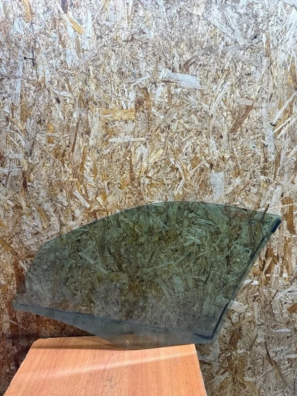 Стекло двери Fiat Albea 2002-2012