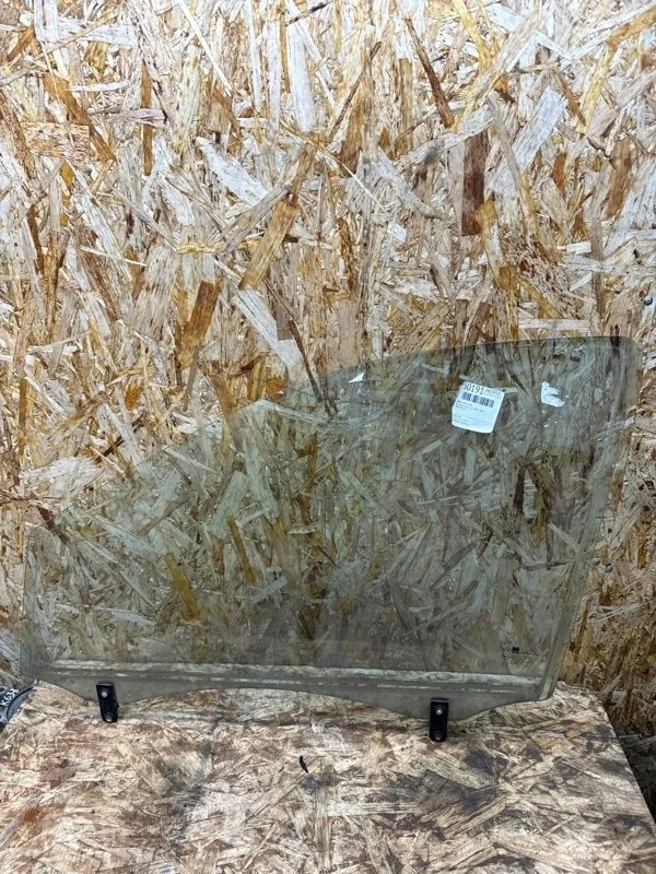 Стекло двери Kia Sorento 2003-2009 (JC)