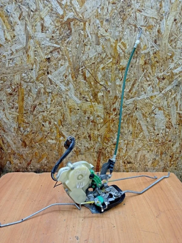 Замок двери Kia Sorento 2003-2009 (JC)