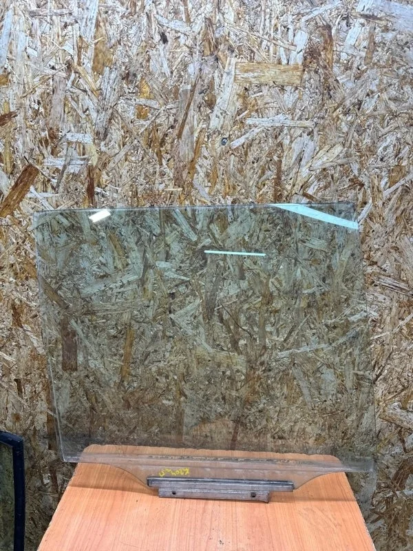 Стекло двери Toyota Land Cruiser 2002-2009 120 Prado