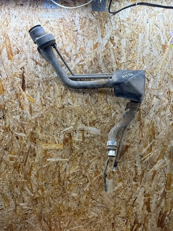 Горловина топливного бака Toyota Corolla 2006-2013 E150