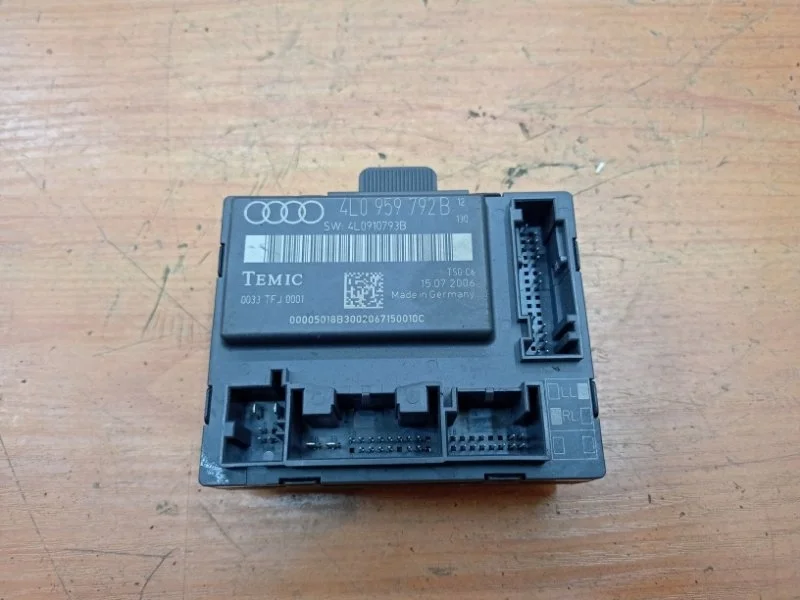 Блок комфорта двери Audi Q7 2005-2015 4L