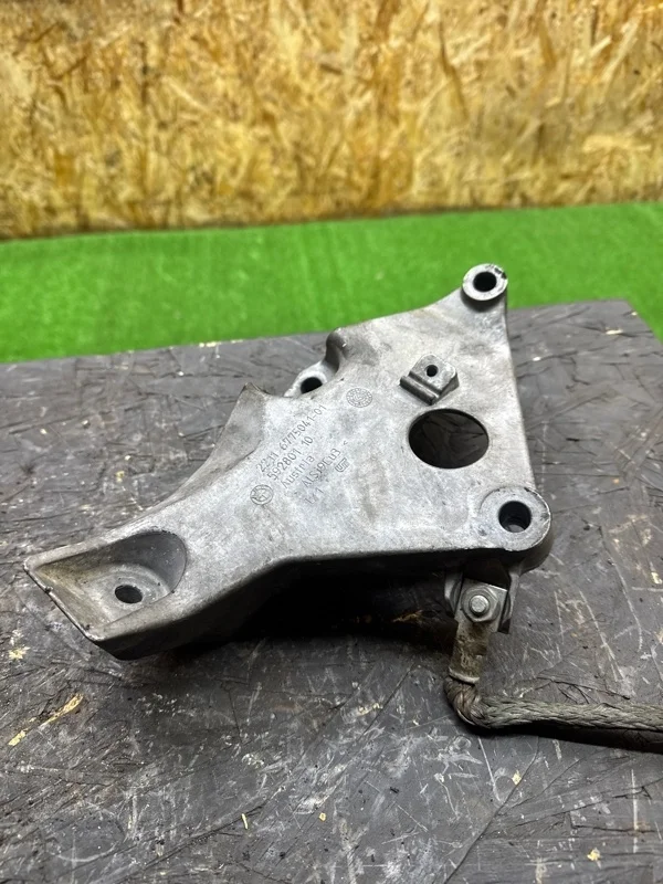 Кронштейн двигателя BMW 1 2004-2011 E87/E81