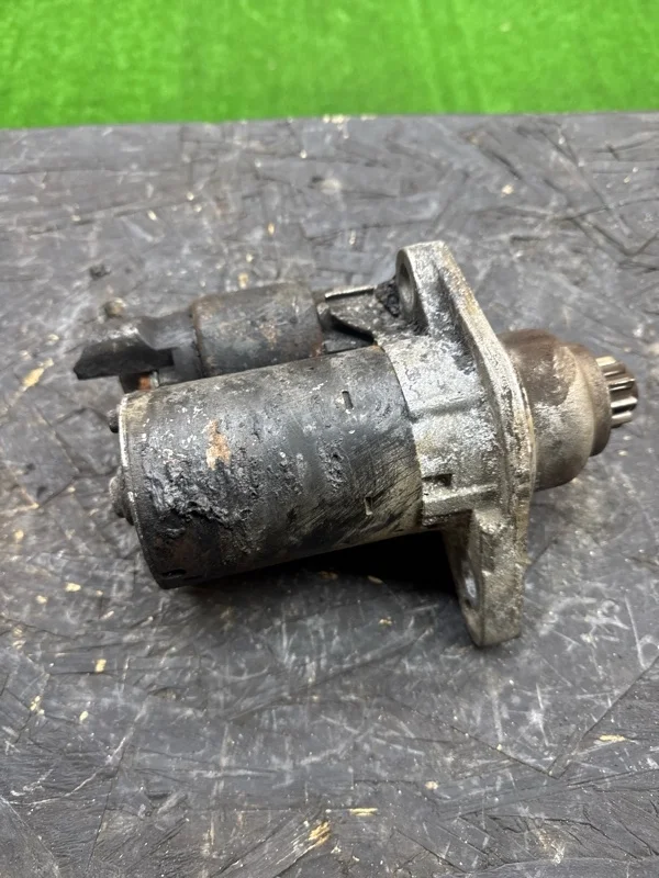 Стартер Volkswagen Passat 2005-2010 B6