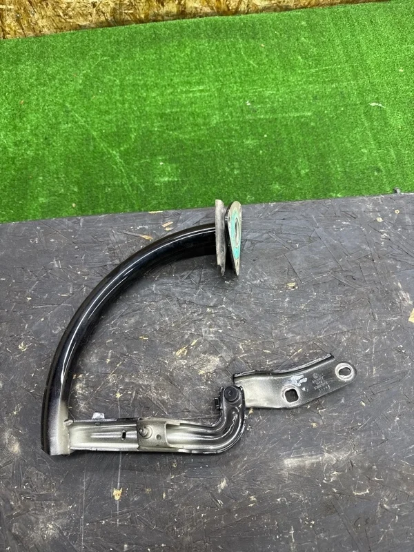 Петля багажника Volkswagen Passat 2005-2010 B6