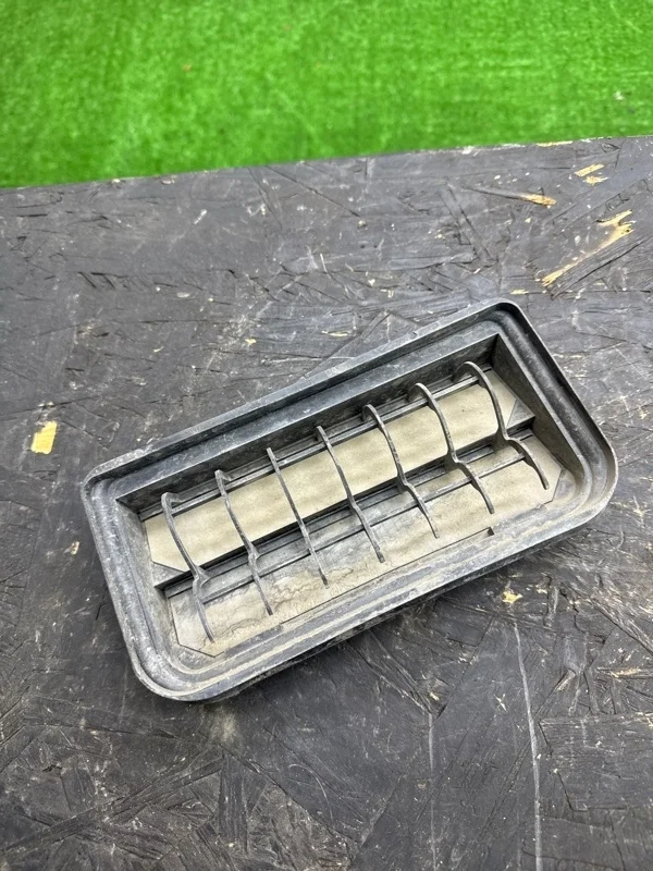 Решетка вентиляционная крыла Volkswagen Passat 2005-2010 B6